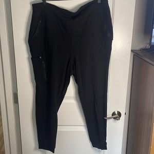 Women's 5-Pocket Skinny Scrub Jogger - Black - Worn ONCE